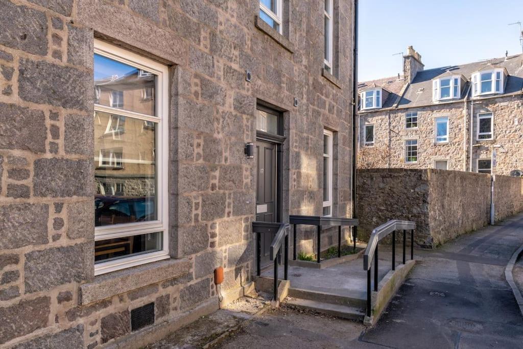 Ferienwohnung West End @ Netflix @ Newly Built Aberdeen Exterior foto